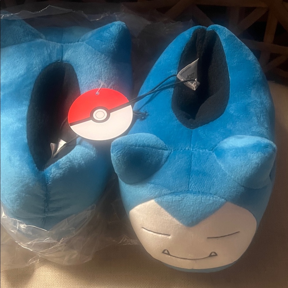 New Pokémon Slippers 4 NWT